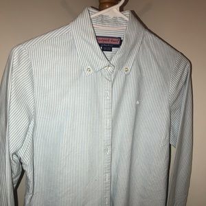 Vineyard vines blue shirt